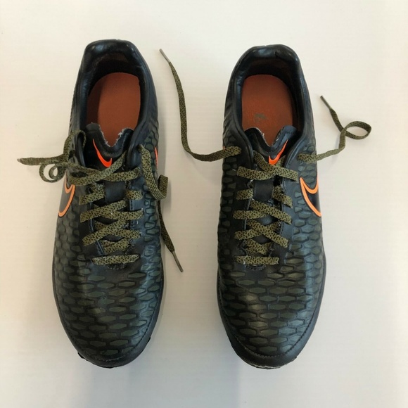 Nike Men's Size 8 Green Soccer Running Shoes